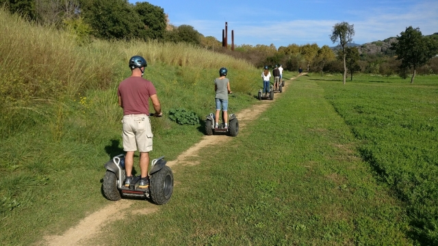 Caminito de tierra en segway