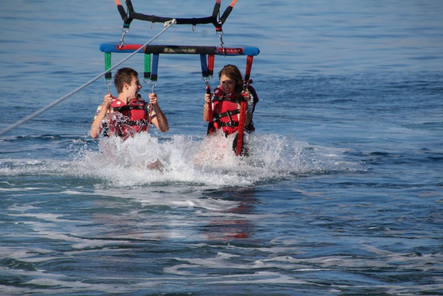  parasailing in roses 