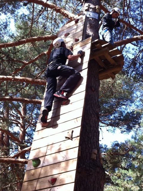  Climbing wall 