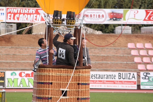  Captive balloon flight 