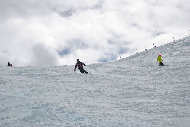  马德里山脉的滑雪日 