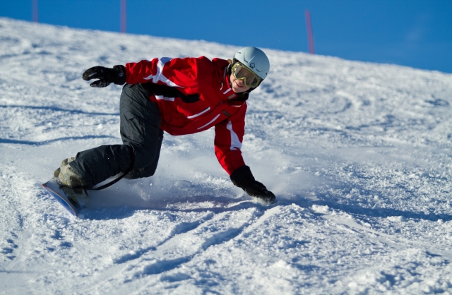 Descenso con la tabla de snow