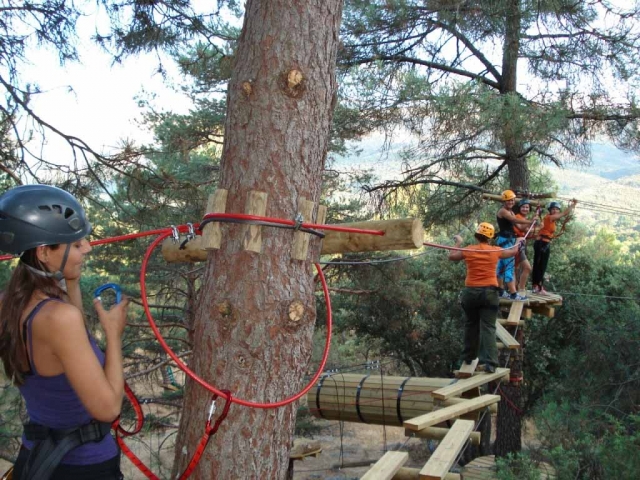 disfruta de las mas divertidas tirolinas