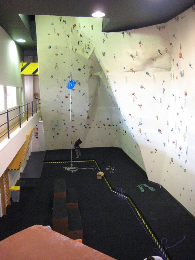 Inmensa pared para escalar