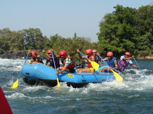  Rafting in rapide 