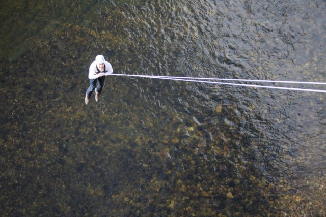 Puenting sobre el río