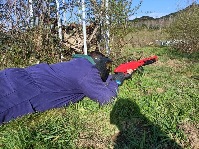 Marca las estrategias de defensa durante la partida de paintball