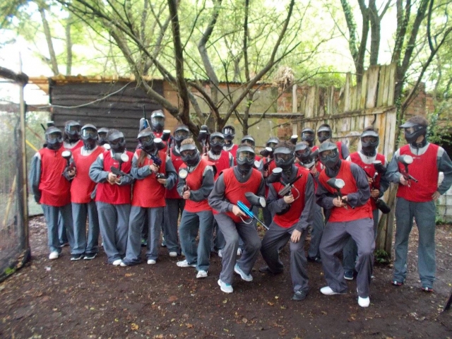  Team with red overalls 