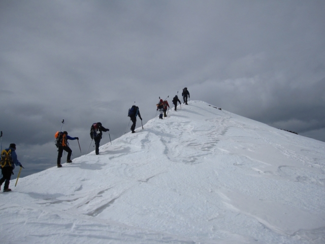  Ascent through the Ordesa Valley 
