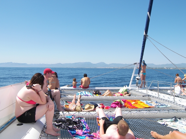  Relax aboard our boats 