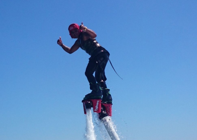 Controlando el equipo de flyboard