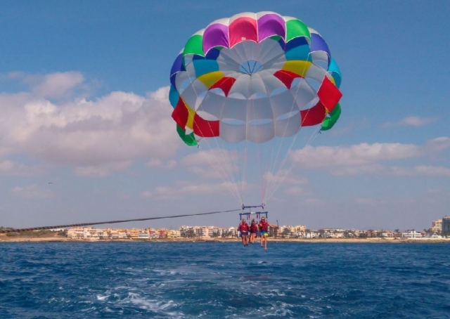 Parasailing de tres plazas