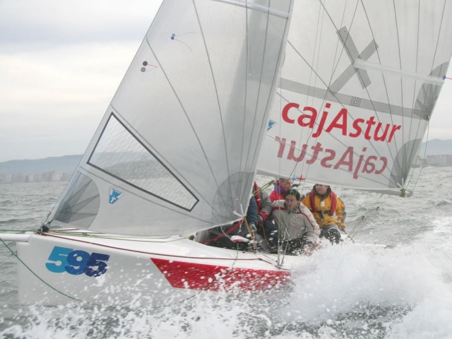  Régate par mauvais temps 