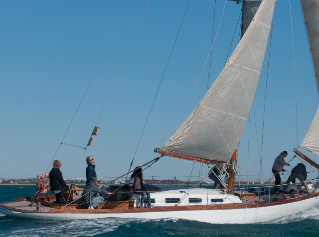 Velero de la escuela nautica