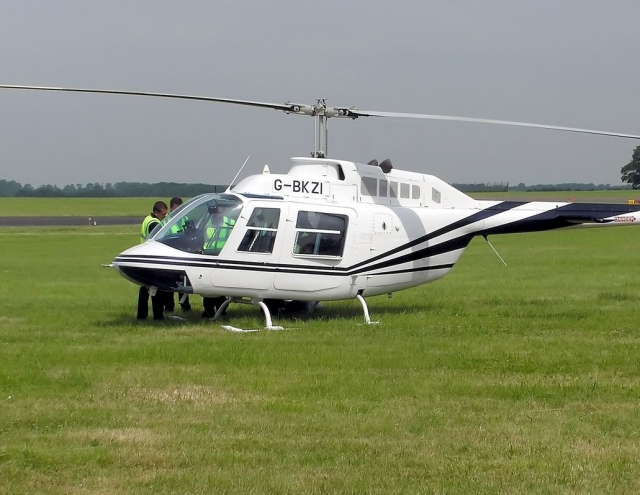 e-19635350-supervisando-el-helicoptero-en-tierra15232837105767.jpg
