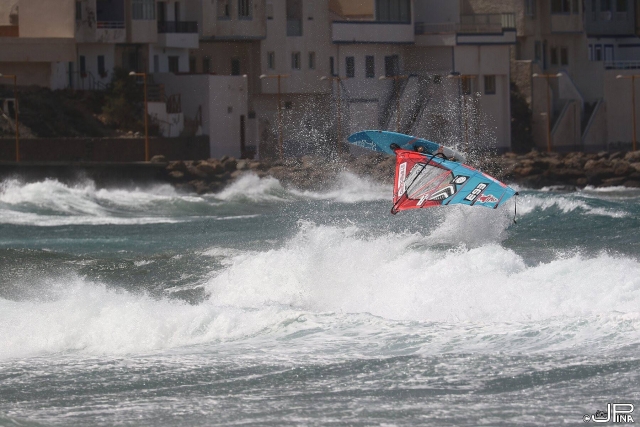 Cogiendo todas las olas con los materiales de windsurf