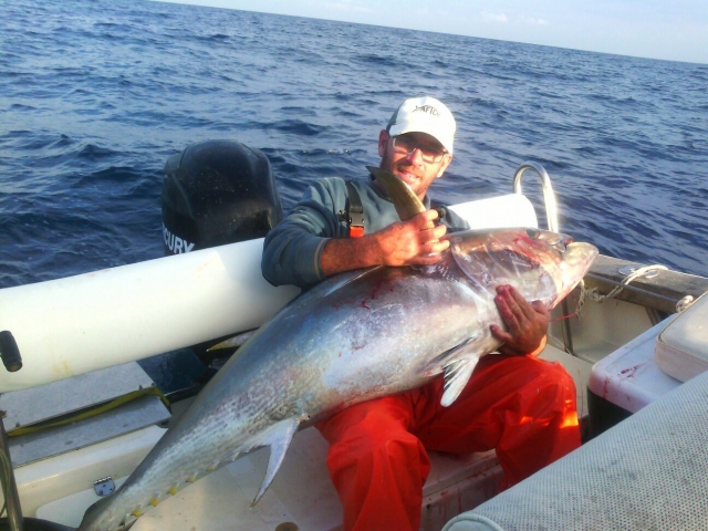  Mit dem Fisch zurückliegen 