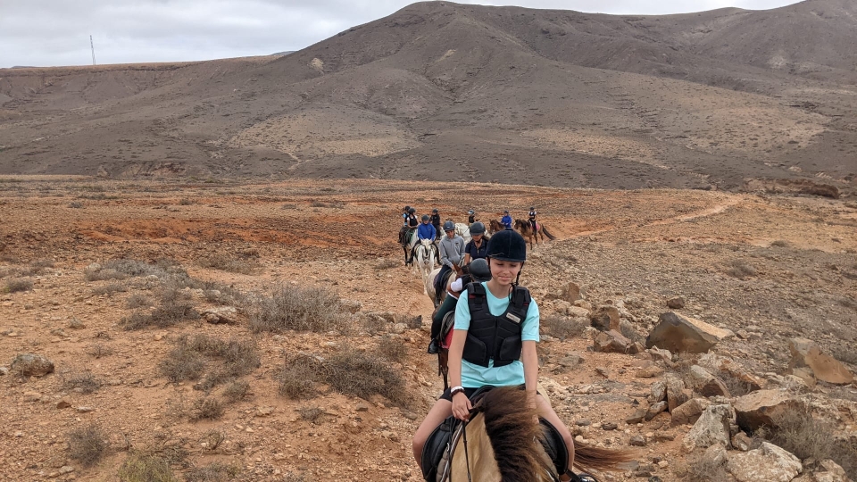 res_o-65014-rutas-a-caballo_de_blocksidge_17534619652965.jpeg res_o-65014-rutas-a-caballo_de_blocksidge_17534619652965.jpeg