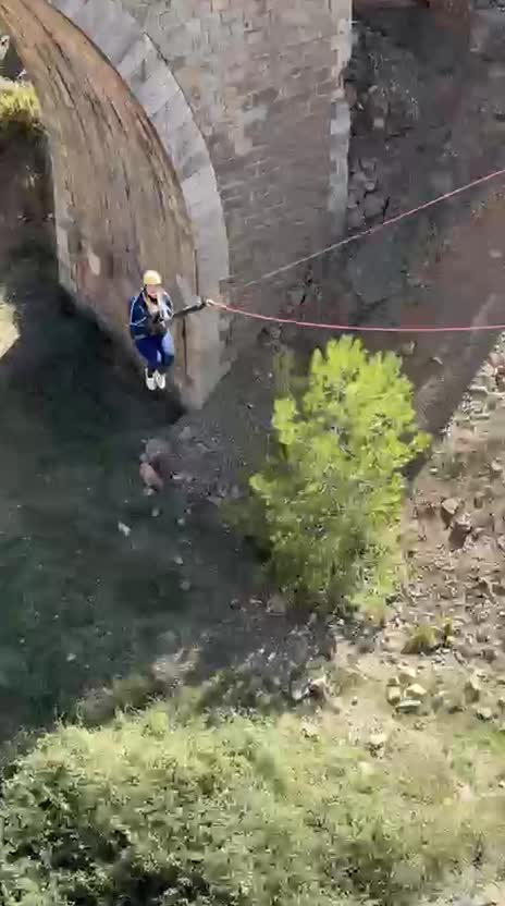 Opinião de Lucia sobre Bungee jumping com vídeo de presente em Castellón
