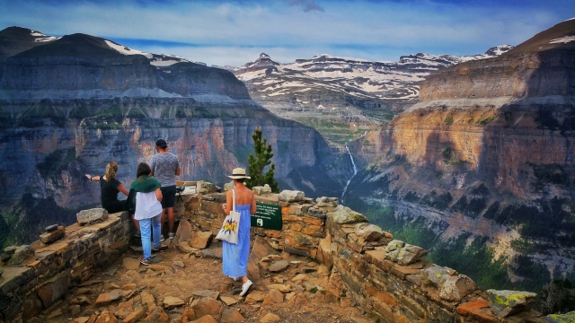 Mirador entre montañas