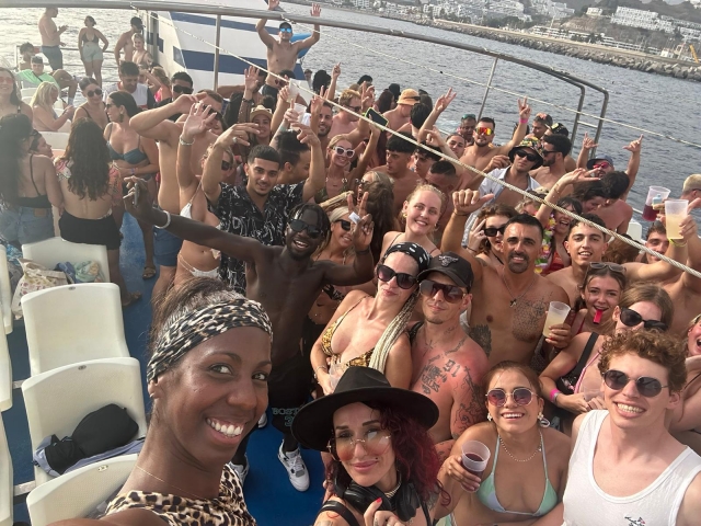 Selfie con todos los fiesteros