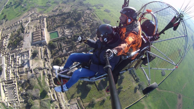 Disfrutando de las vistas desde el paramotor