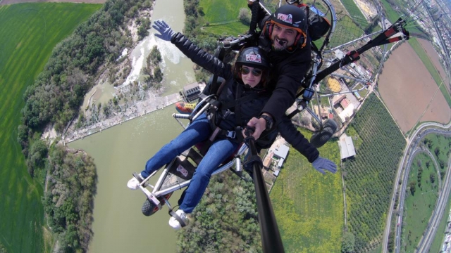 Sobre la capital cordobesa en paramotor