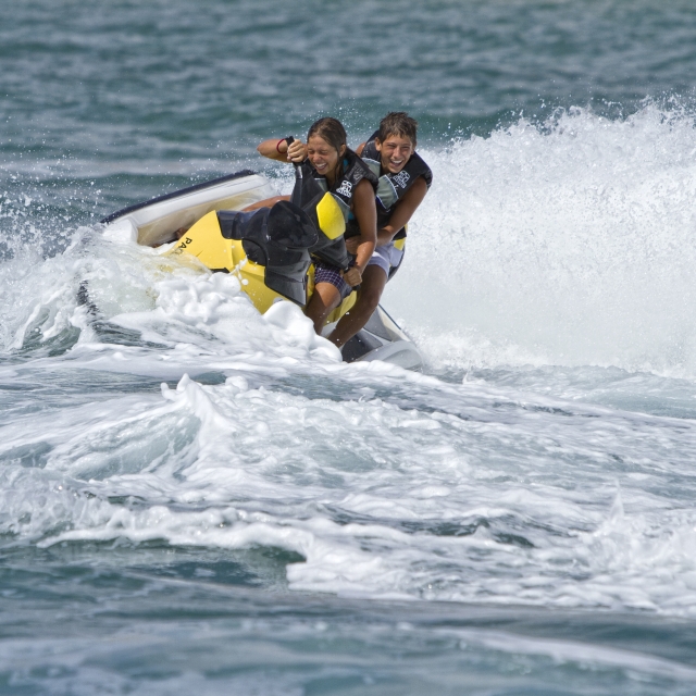 Jett en el mar