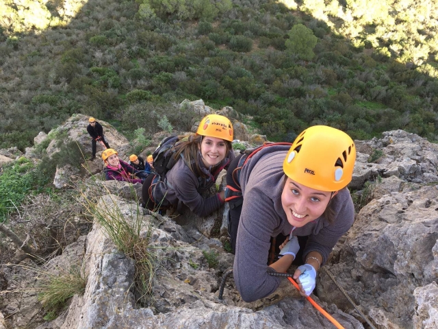 Chicas en la ferrata de Porpuz