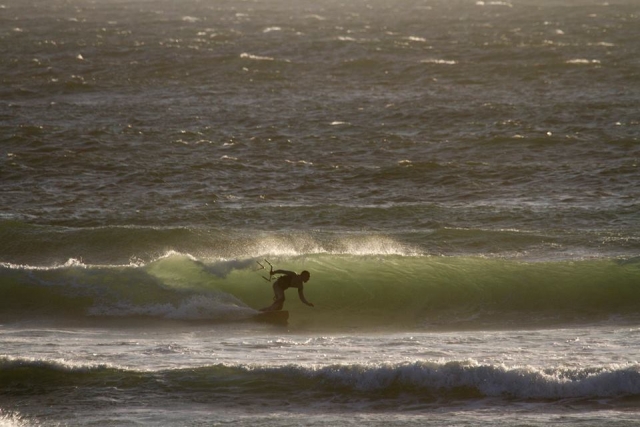 Cogiendo olas con el kite