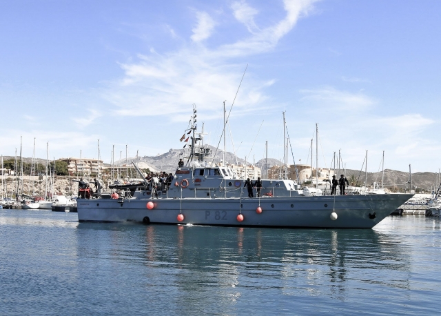 Embarcacion en el puerto de Campello
