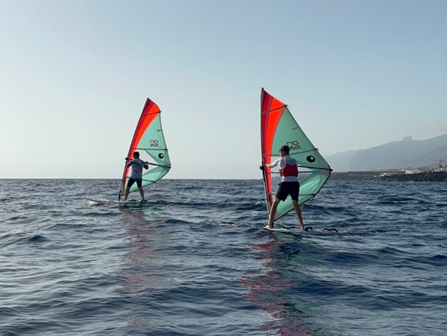  Windsurfing 