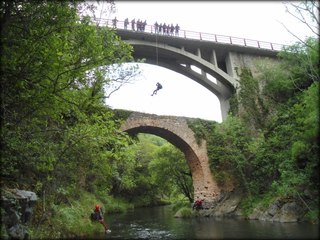 Rappel desde el puente