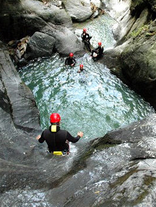 Passez un bon moment à faire du canyoning 