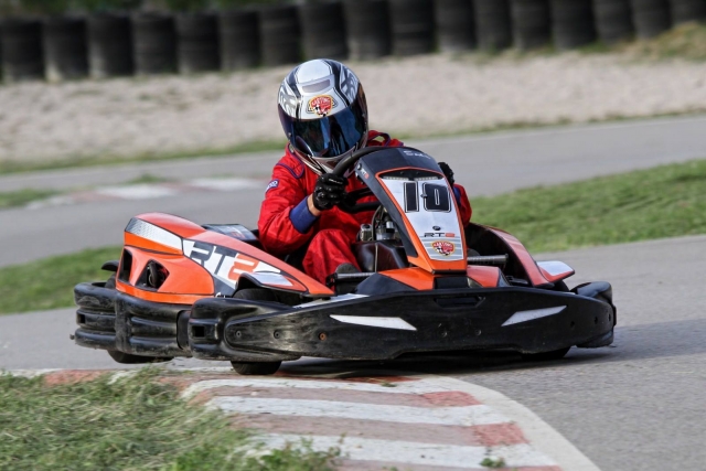 Guidare il kart sul circuito