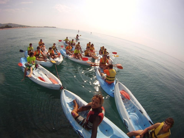 todos juntos en kayak