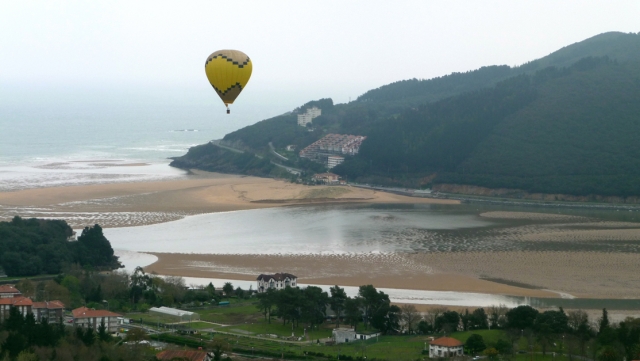  Volare in mongolfiera sulla spiaggia di Laida 