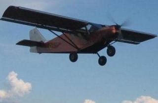 Avioneta despegando