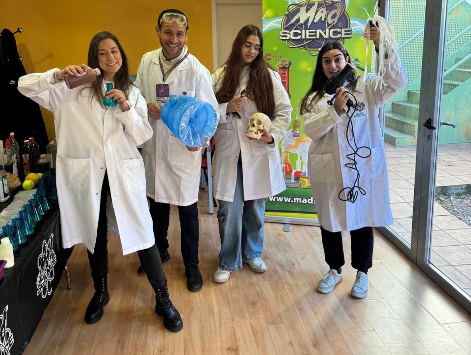  孩子们玩得很开心 