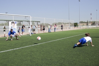 Sie werden als sein Idol in den Fußballcamps spielen Iker Casillas Sie werden als sein Idol in den Fußballcamps spielen Iker Casillas