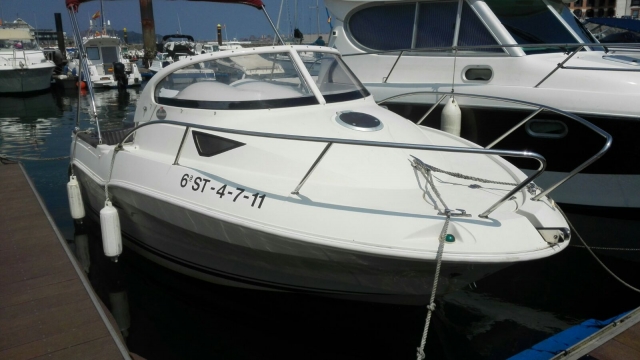 Quicksilver in affitto ormeggiato 