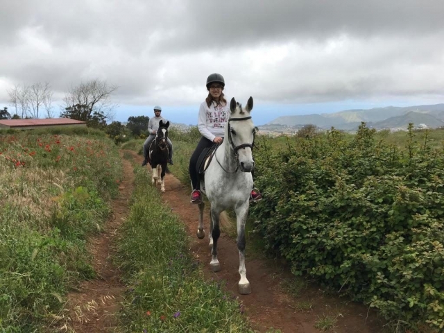 Paseo a caballo en La Esperanza