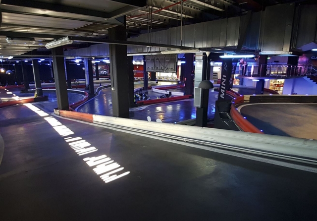 Pista de karting cubierta