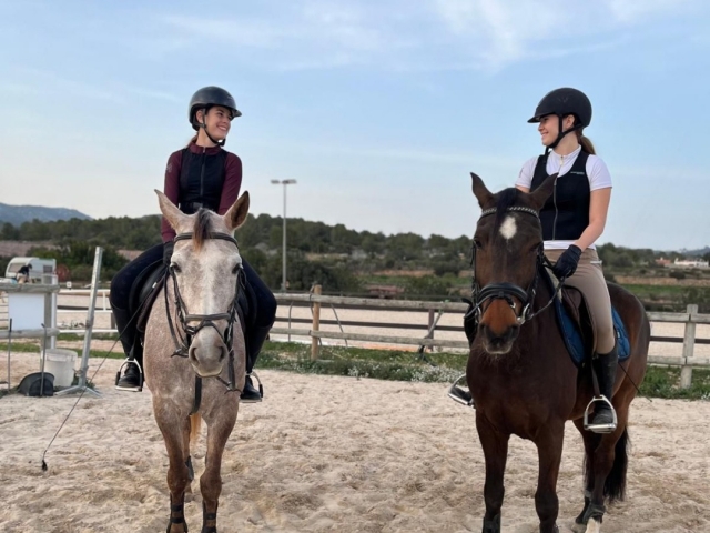 En la finca con los caballos