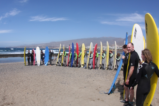 Alumnos de surf