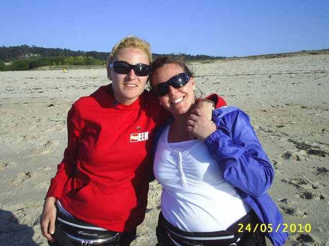 ALUMNAS DISFRUTANDO Y DESCANSANDO