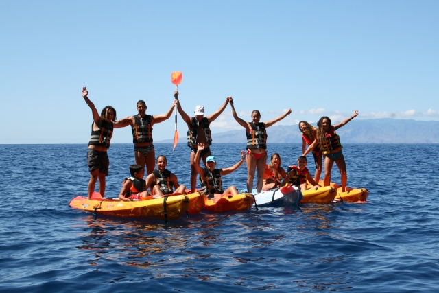 Kayaks en el mar