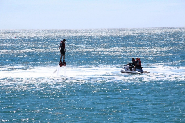  Try the flyboard 