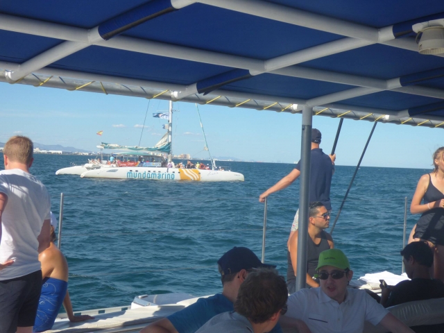 e-19667002-viendo-el-catamaran-desde-el-barco-en-el-mediterraneo15242257808217.jpg