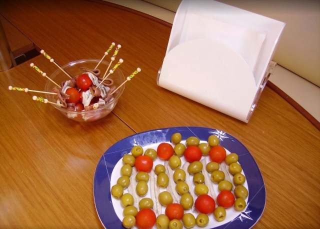  Appetizers in the boat lounge 